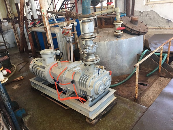 螺杆式真空泵化工行业使用现场.jpg